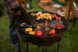 cooking_on_a_recycled_kadai