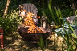 recycled_kadai_fire_pit_cooking