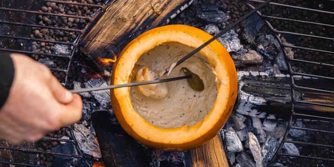 images/recipes/Halloween_Cheese_Fondue_Landscape.jpg